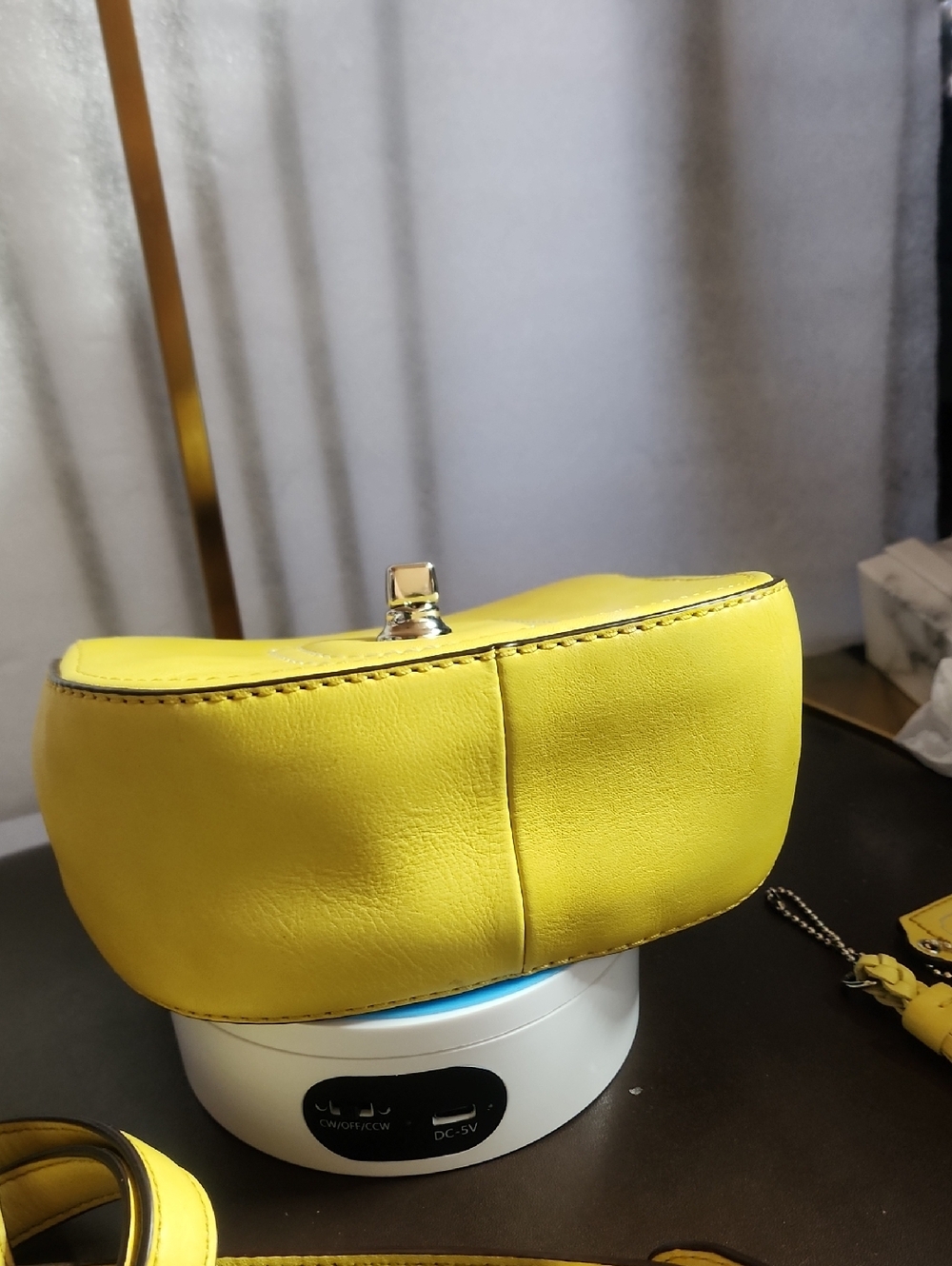 Coach 2012 Legacy Mini Willis Leather Carry/Crossbody 3 Hang Tags Euc - Picture 16 of 17